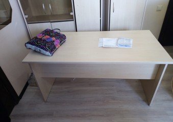 Прямой офисный стол